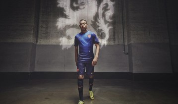 足彩网赛事官方-意甲巅峰对决，国际米兰主场迎战博洛尼亚，劳塔罗-马丁内斯与恰尔汗奥卢首发引领攻势，乔纳森-罗携手弗格森率队鏖战