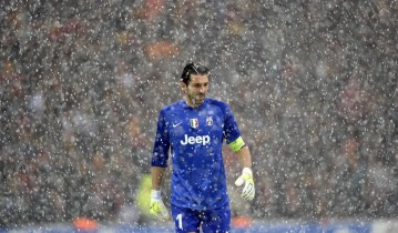 足彩网赛事官方_尤文主场迎战罗马，欧冠资格生死战一触即发 防线对决或将决定命运