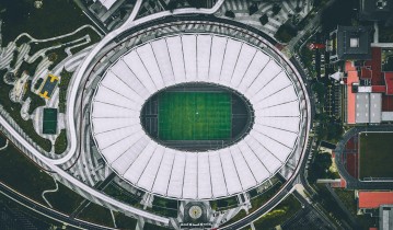 足彩网直播机构_莱万淡然面对金球奖话题，深情剖析克洛普如父如师塑造生涯