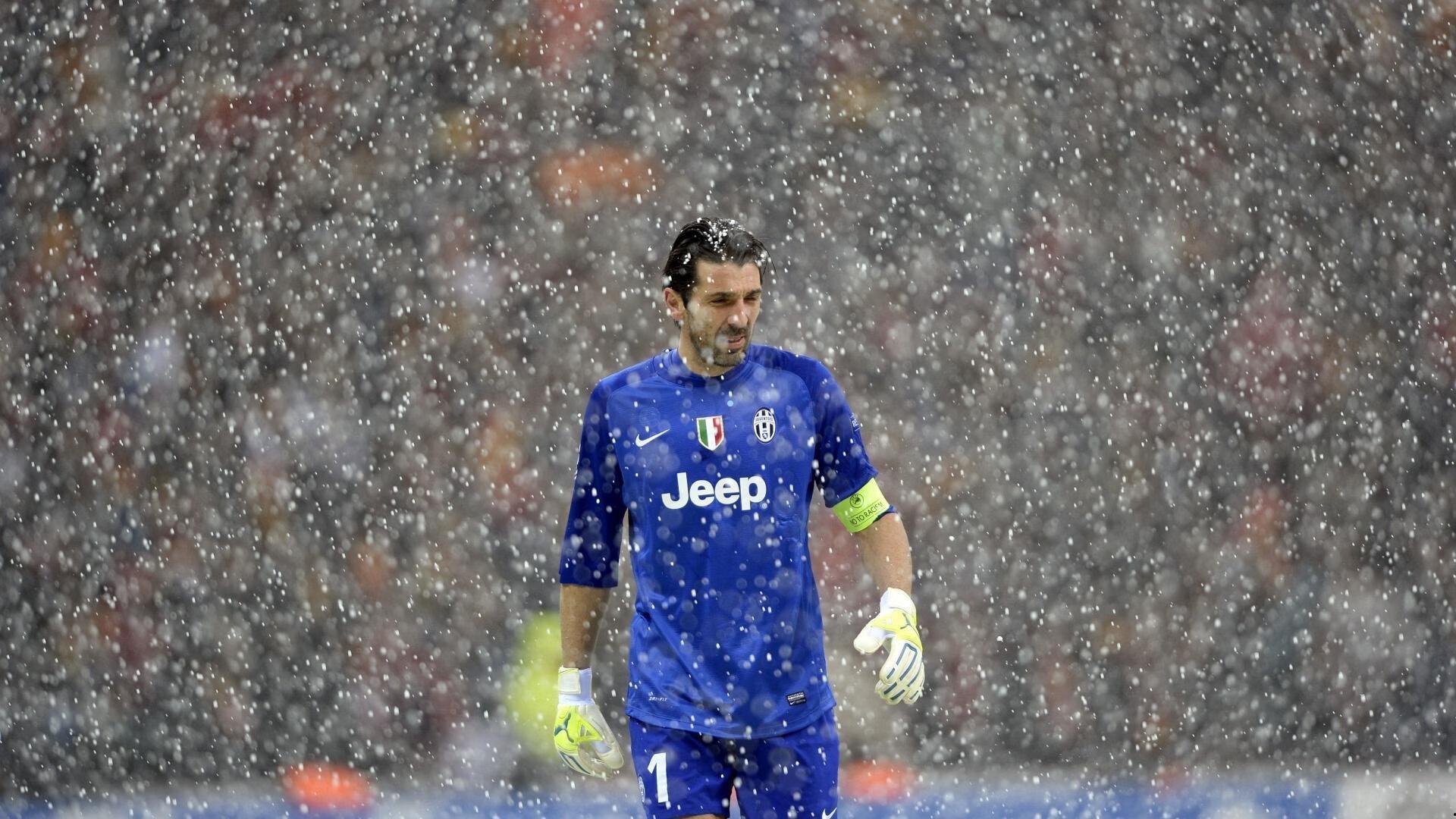 马卡独家披露，芝加哥火焰担忧世界杯后局势生变，急切推动当前签下莱万多夫斯基